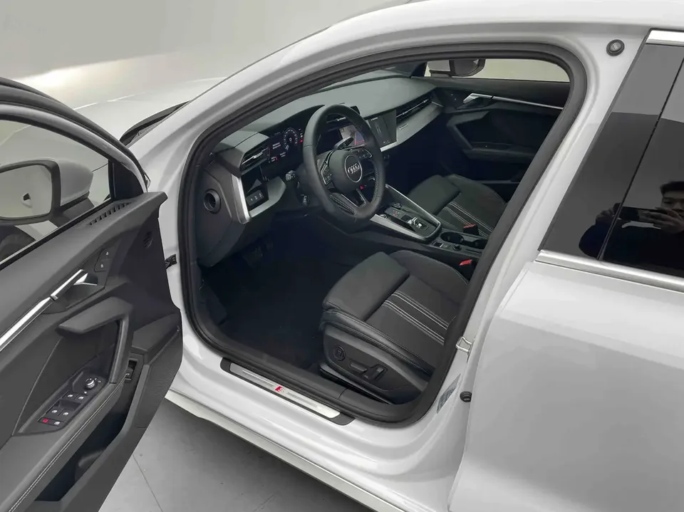 Audi A3 A3L Limousine 35 TFSI Fashion Sports 2023 — миниатюра 5