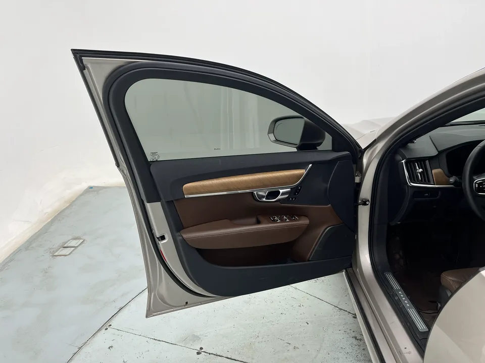 Volvo S90 Volvo S90 2023 B5 Zhiyi Deluxe Edition 2023 — миниатюра 5
