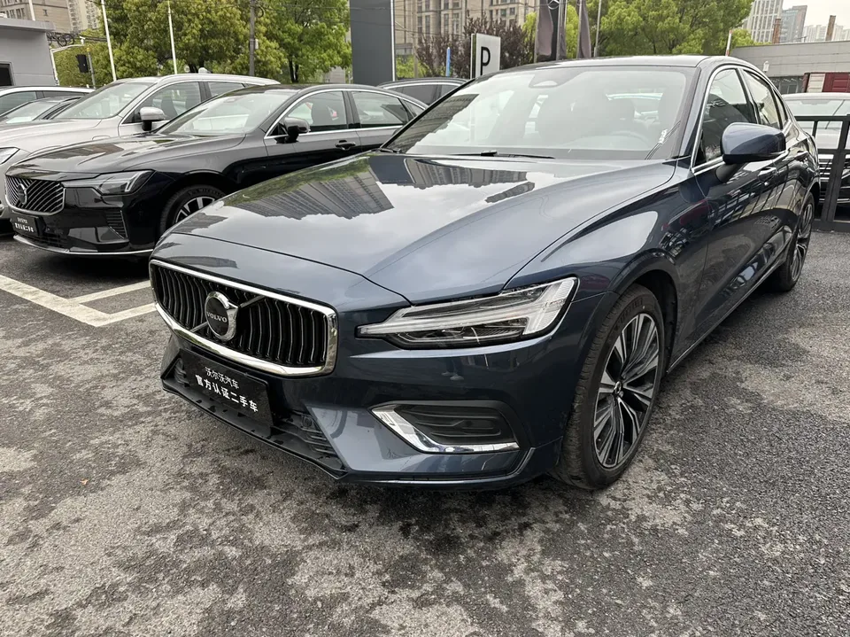 Volvo S60 2025