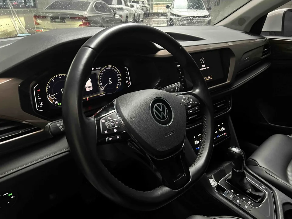 Volkswagen Tharu 330TSI four-wheel drive luxury version 2022 — миниатюра 4