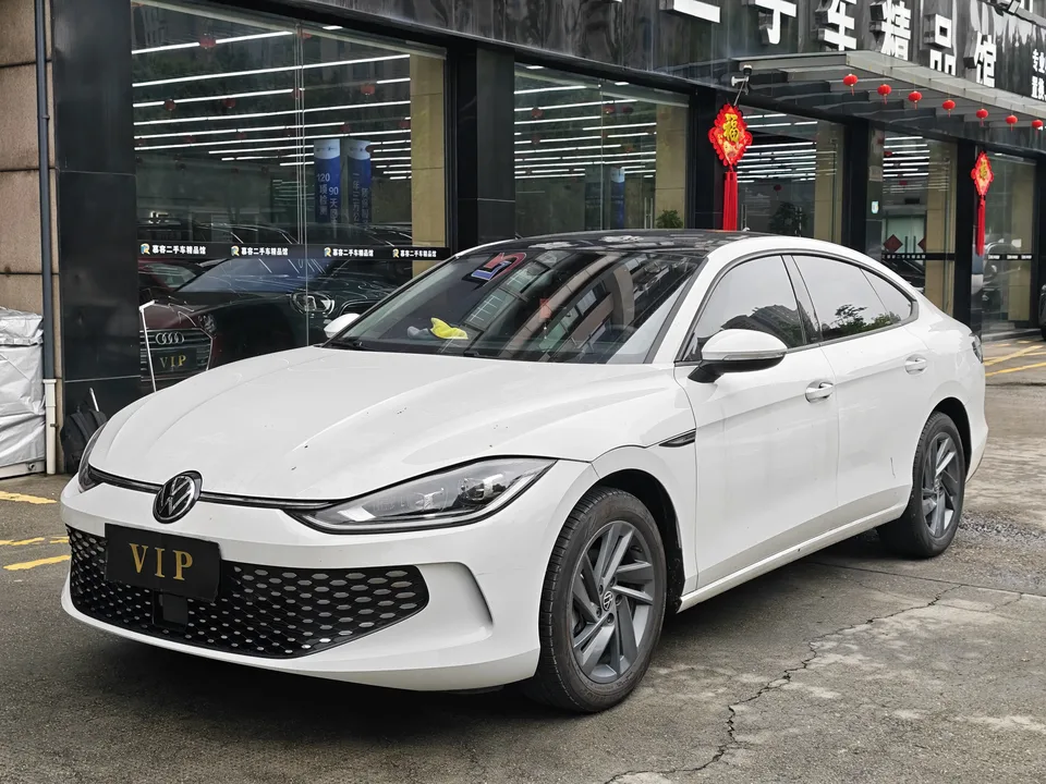 Volkswagen Lamando Lingdu 2024 2024 Lingdu Lingdu L 280TSI DSG Hot Edition 2024 — photo 1, buy with delivery to Moscow