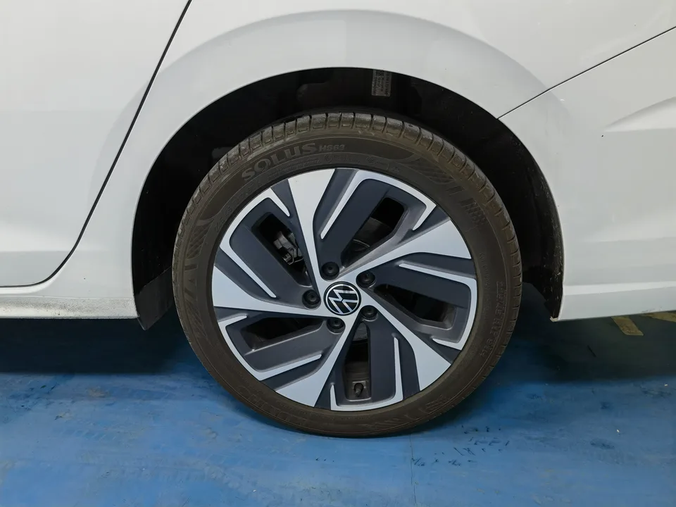 Volkswagen Bora Bora 2024 200TSI DSG Joy Travel PRO Edition 2024 — thumbnail 3