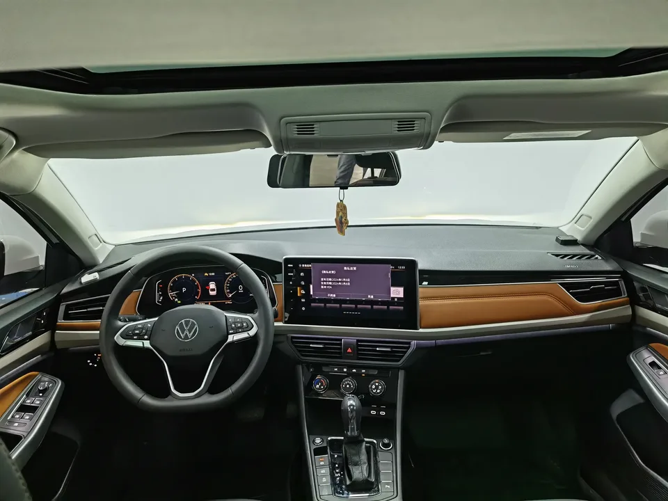 Volkswagen Bora Bora 2024 200TSI DSG Joy Travel PRO Edition 2024 — thumbnail 4