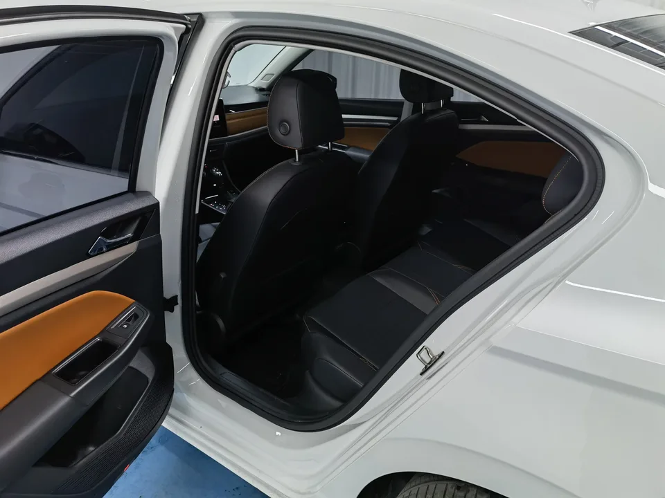 Volkswagen Bora Bora 2024 200TSI DSG Joy Travel PRO Edition 2024 — thumbnail 5