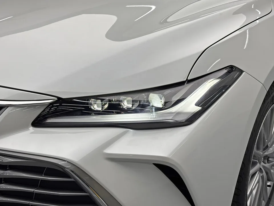 Toyota Avalon Intelligent Electric Hybrid 2.0L E-CVT Premium Edition 2024 — миниатюра 4