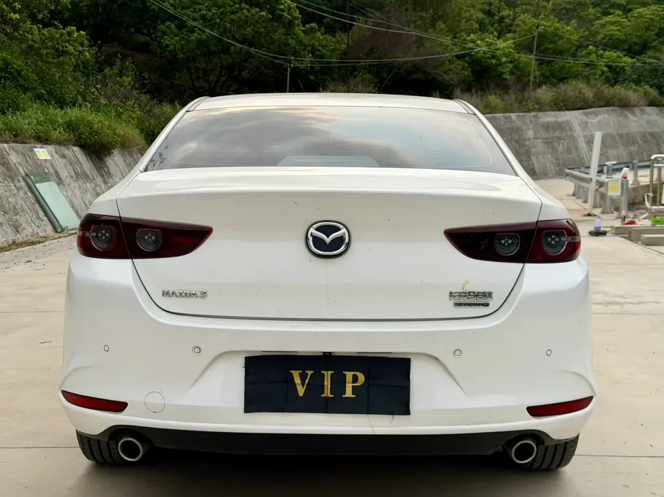 Mazda Axela 2.0L Automatic Quality Edition 2024 — миниатюра 2