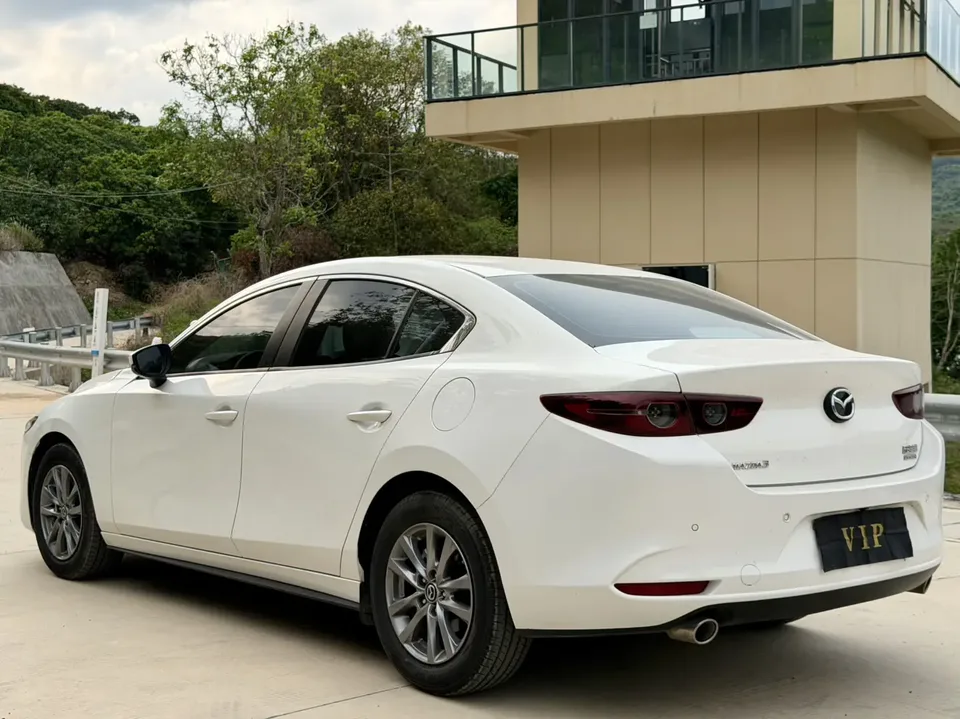 Mazda Axela 2.0L Automatic Quality Edition 2024 — миниатюра 4