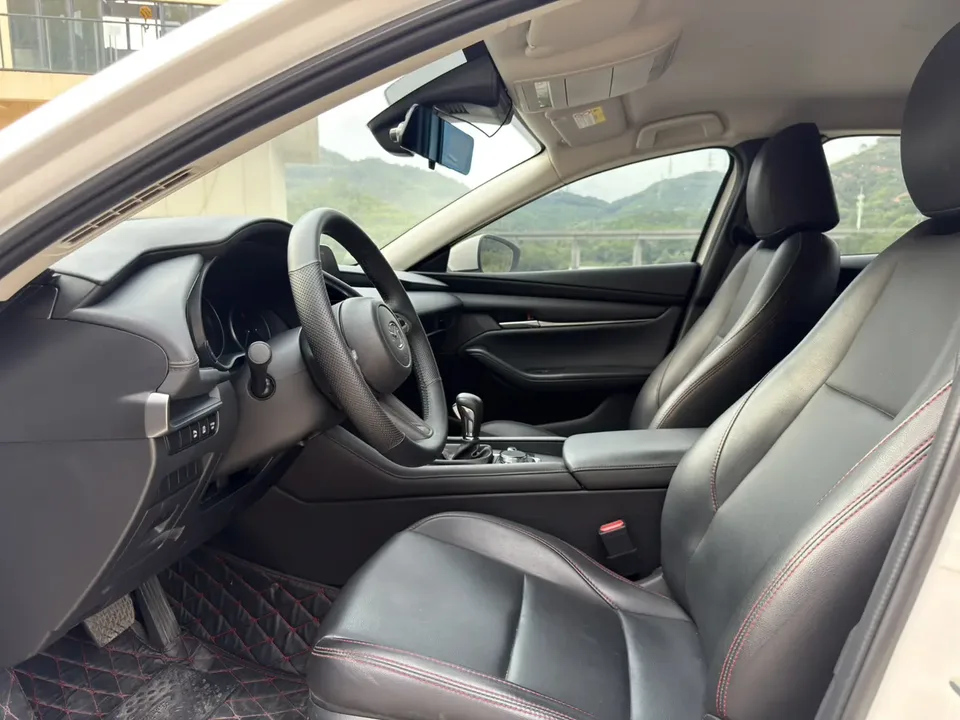 Mazda Axela 2.0L Automatic Quality Edition 2024 — миниатюра 5