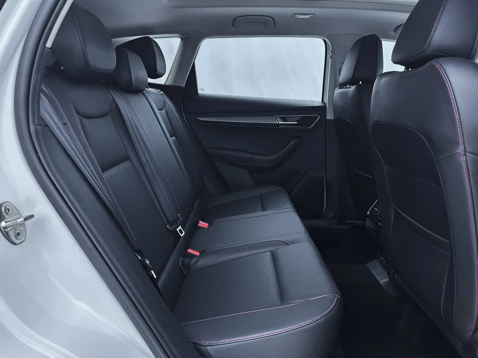 Skoda Karoq TSI280 Exclusive Edition 2024 — миниатюра 5