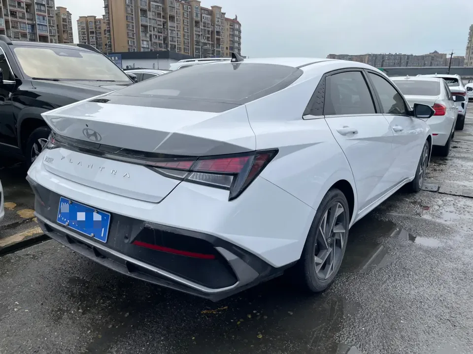 Hyundai Elantra 1.5L CVT GLX Elite Edition 2024 — миниатюра 4
