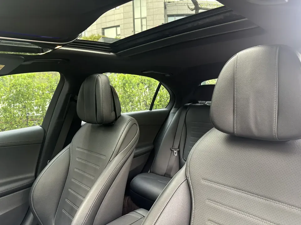 Mercedes-Benz Mercedes Benz C Class C 200 L Sport Edition 2023 — миниатюра 4