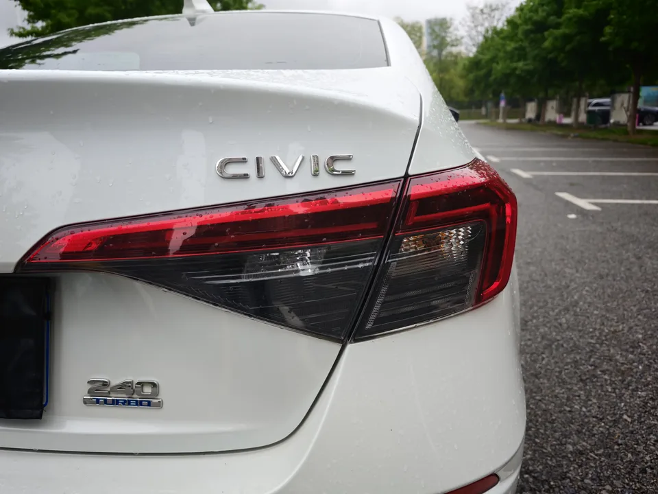 Honda CIVIC Civic 240TURBO CVT Power Edition 2023 — миниатюра 3