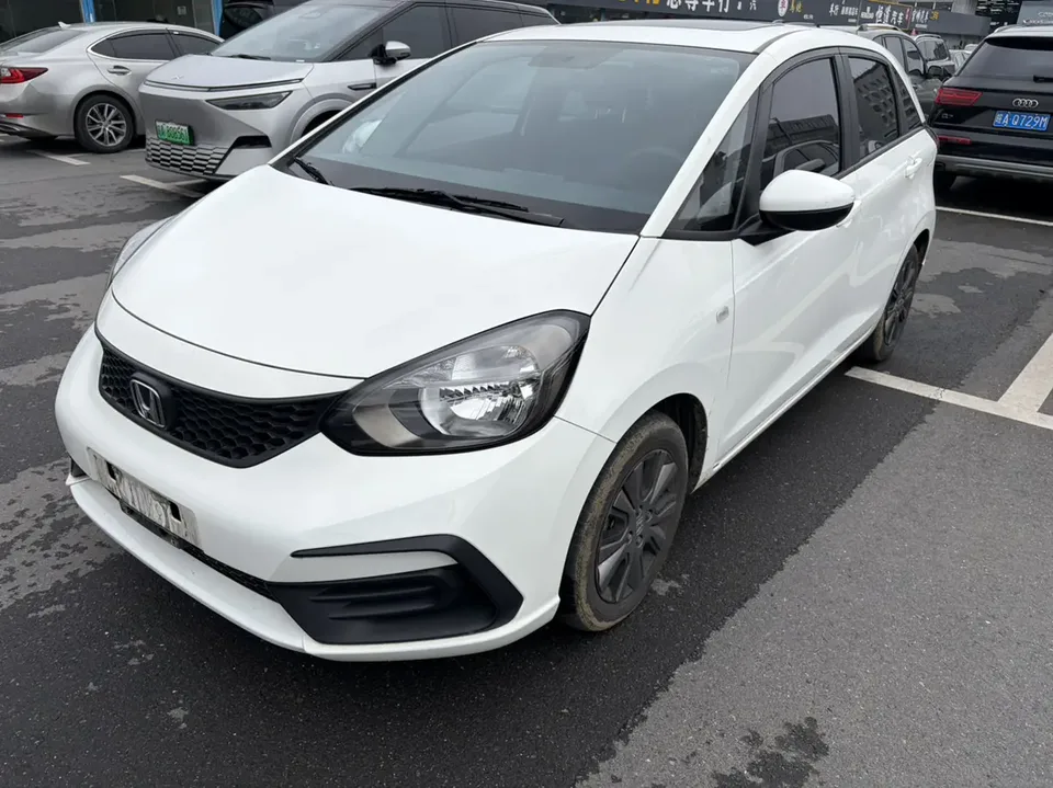 Honda FIT Fit 2022 1.5L CVT Trendy Sunroof Edition 2022 — photo 1, buy with delivery to Moscow