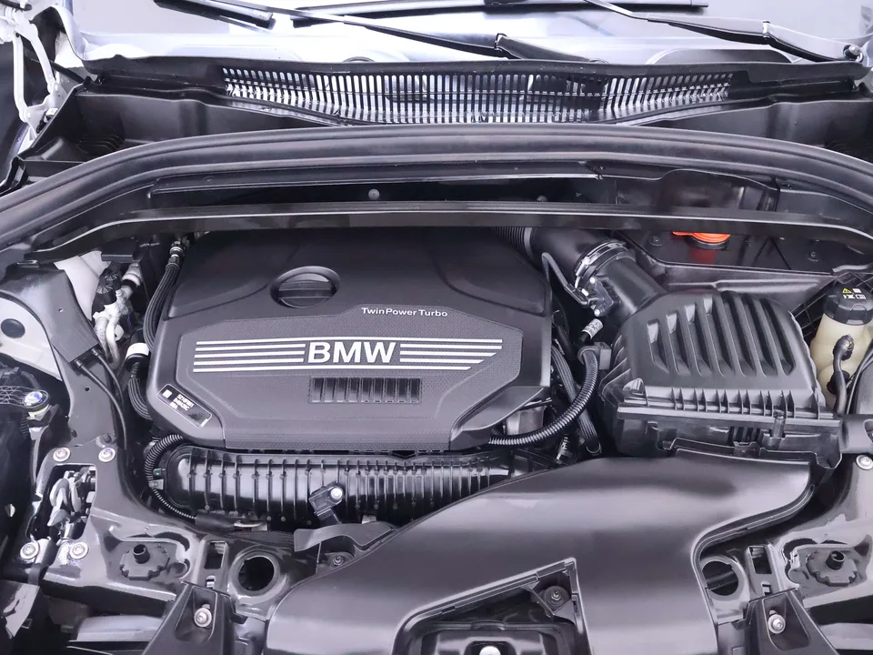 BMW X1 X1 2022 facelift xDrive25Li exclusive model 2023 — thumbnail 2