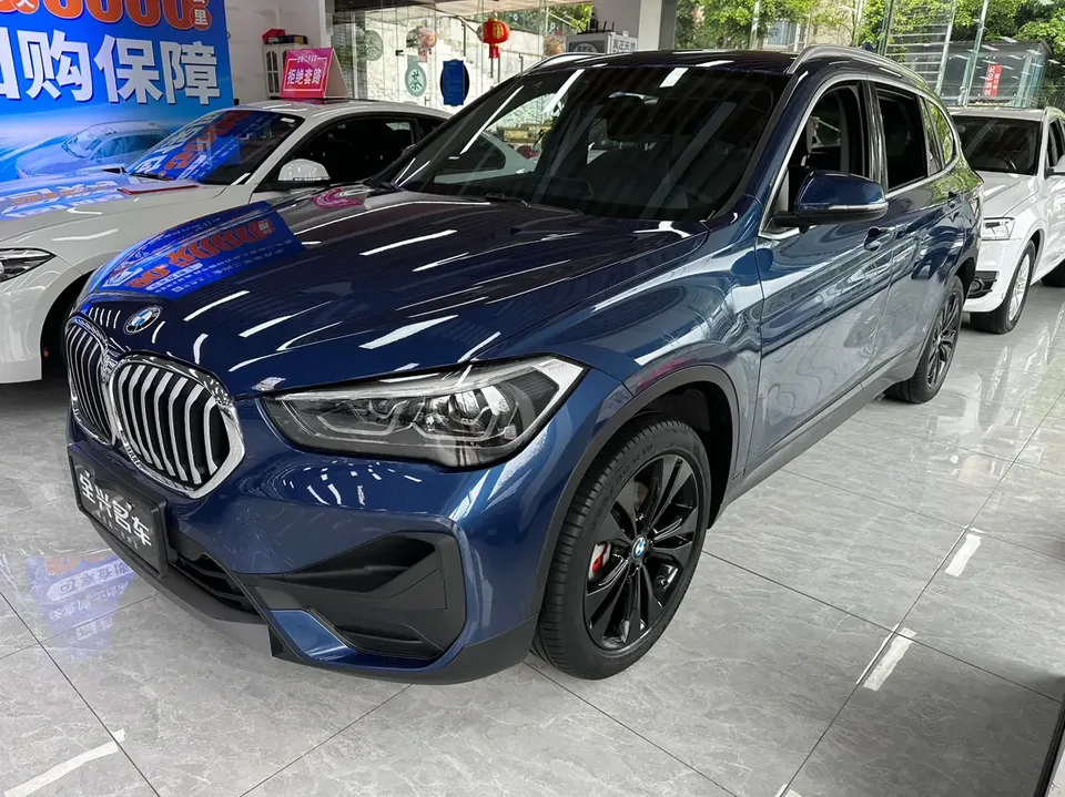 BMW X1 X1 2022 BMW X1 2022 sDrive20Li Fashion Edition 2022 — photo 1, buy with delivery to Moscow