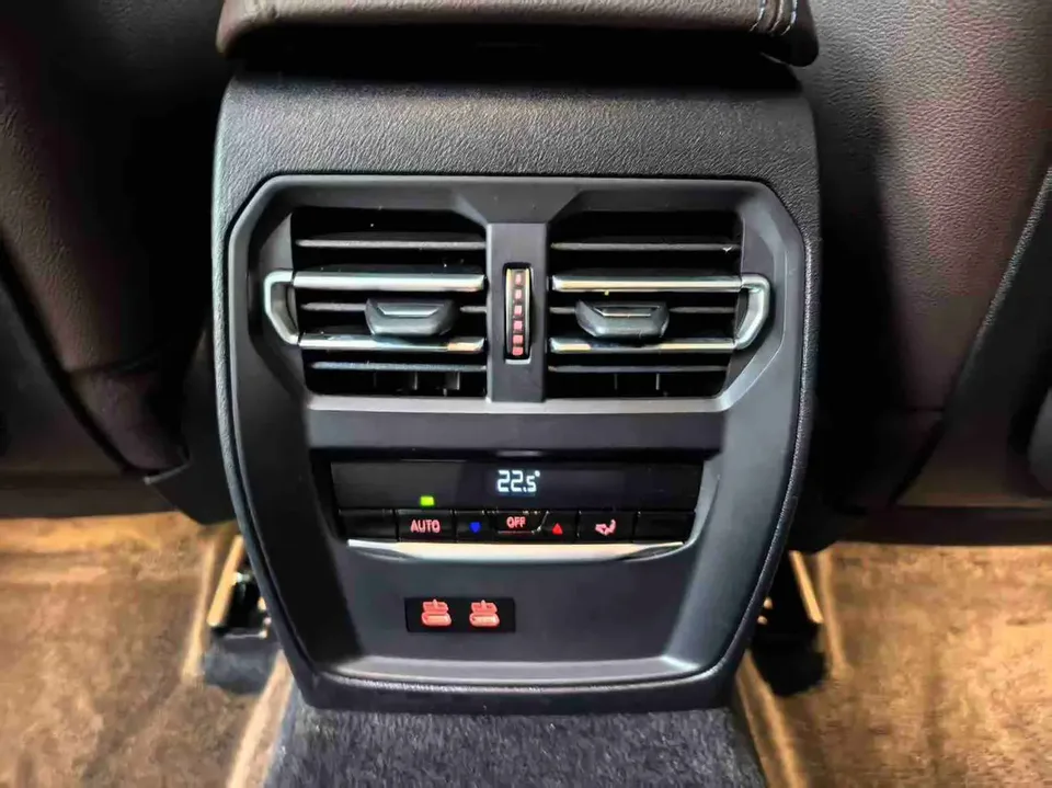 BMW 3 Series 320i Sport Package 2022 — миниатюра 2