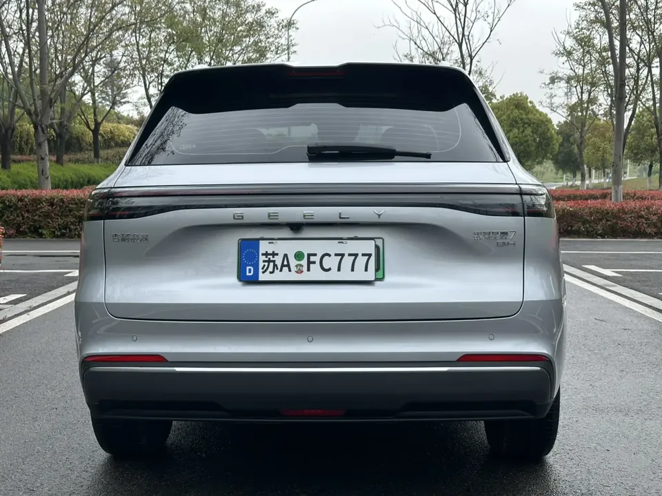 Geely Galaxy Starship 7 EM-i Galaxy Starship 7 EM-i 2025 55KM Sailing Edition 2025 — миниатюра 2