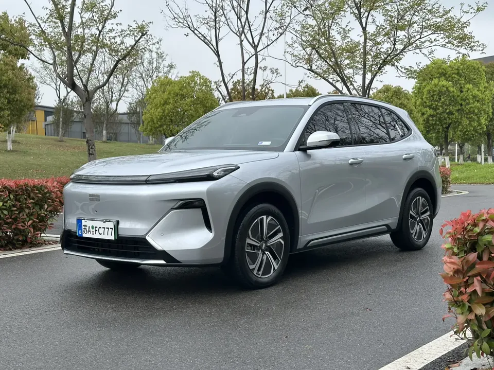 Geely Galaxy Starship 7 EM-i 2025