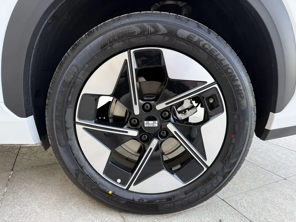 Geely Galaxy E5 Galaxy E5 2026 530km Launch Edition 2026 — миниатюра 4