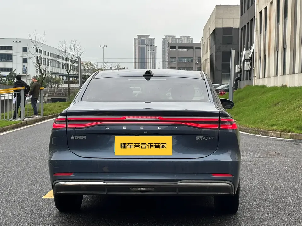 Geely Galaxy A7 PHEV 150km Starship Edition 2025 — миниатюра 2