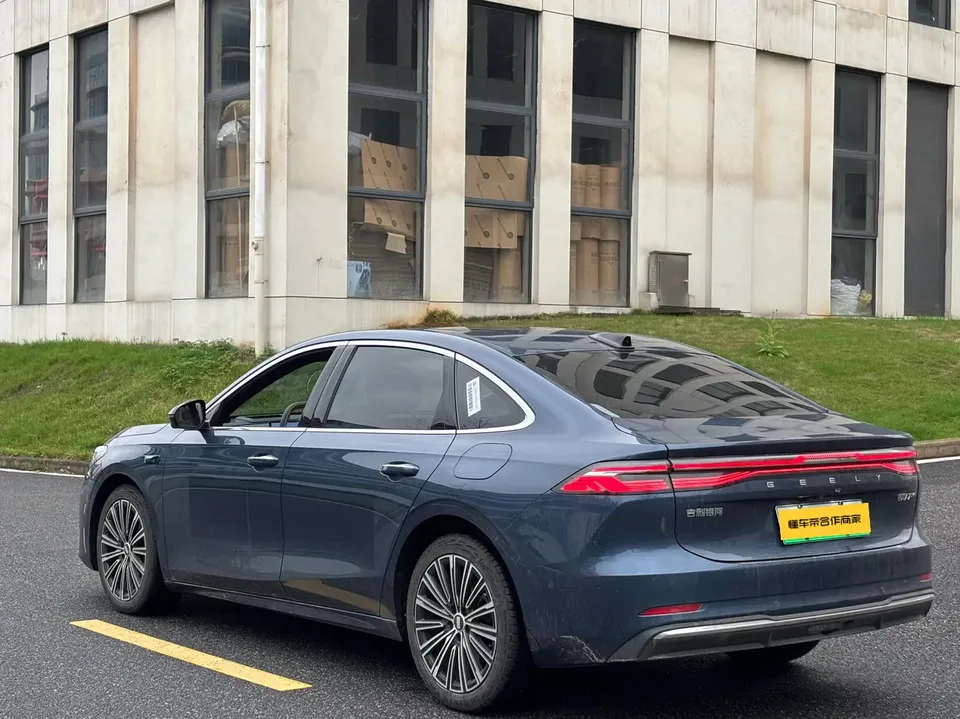 Geely Galaxy A7 PHEV 150km Starship Edition 2025 — миниатюра 4