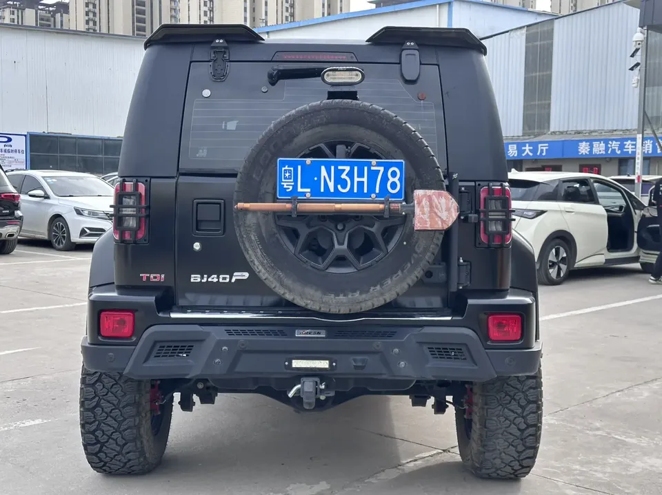 BAIC Beijing Off-road BJ40 2.0D Automatic 4WD Blade Hero Edition Knight Edition 2022 — миниатюра 2