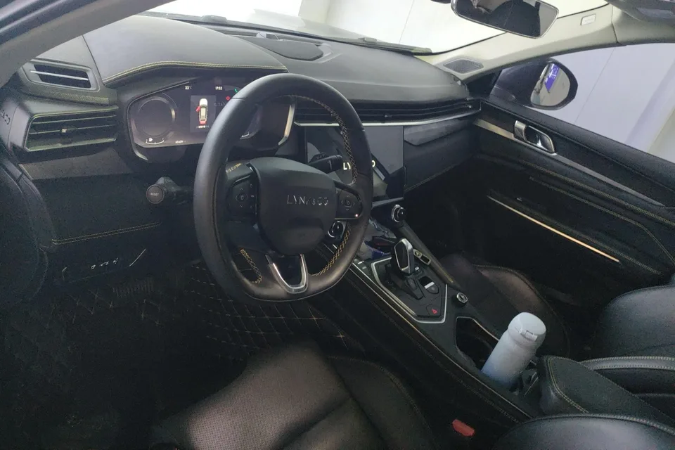 Lynk & Co 01 Lynk & Co 01 2023 2.0TD 2WD Pro 2023 — миниатюра 3