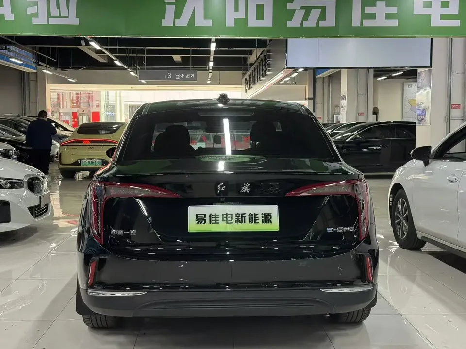 Hongqi E-QM5 facelift basic travel version 2024 — миниатюра 2