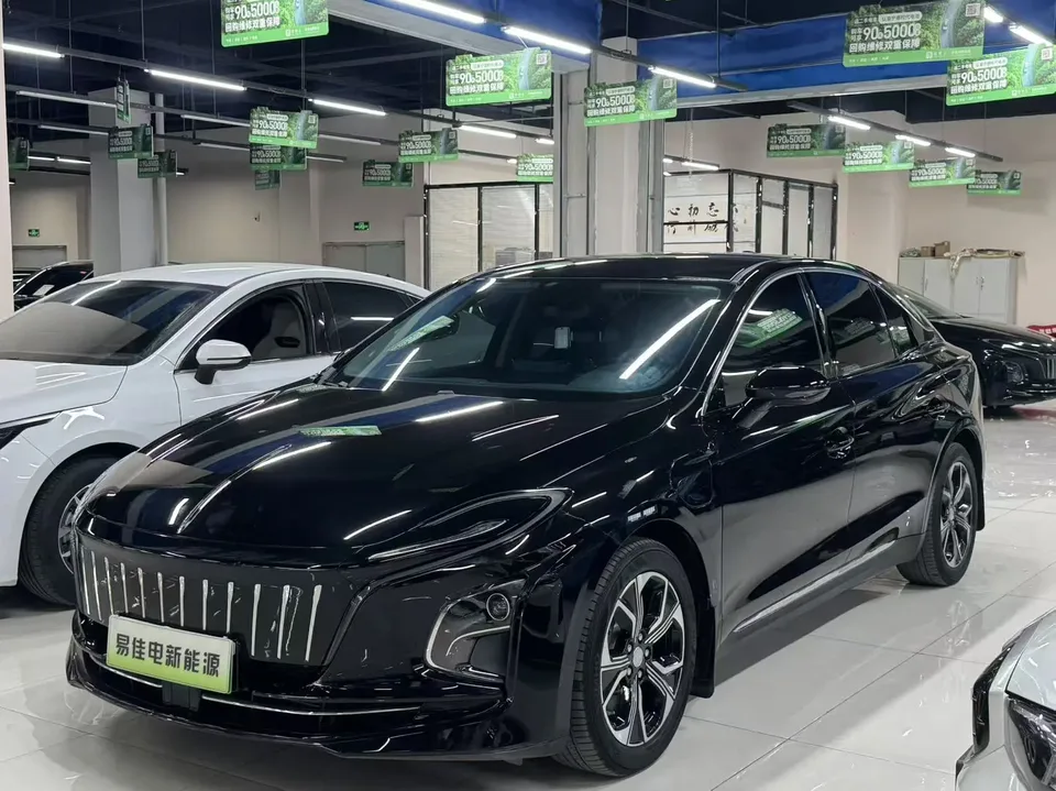 Hongqi E-QM5 2024