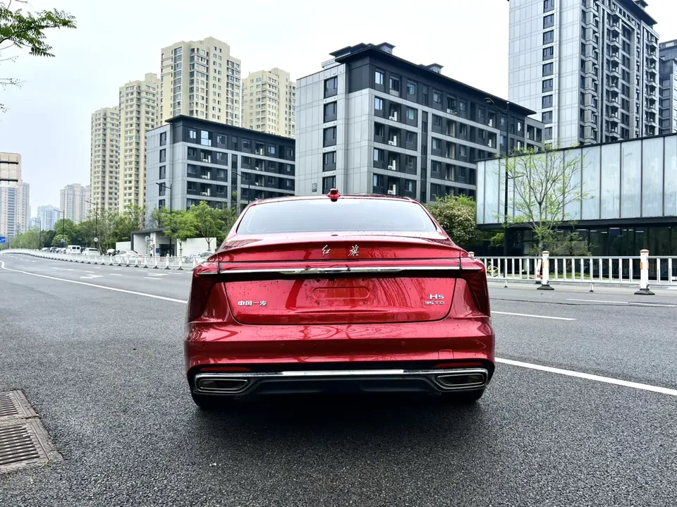 Hongqi H5 Hongqi H5 2023 1.5T DCT Zhilian Qiyue Edition 2022 — миниатюра 2
