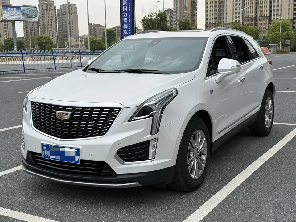 Cadillac XT5 XT5 2022 Cadillac XT5 2022 2.0T two-wheel drive luxury model 2022 — photo 1, buy with delivery to Moscow