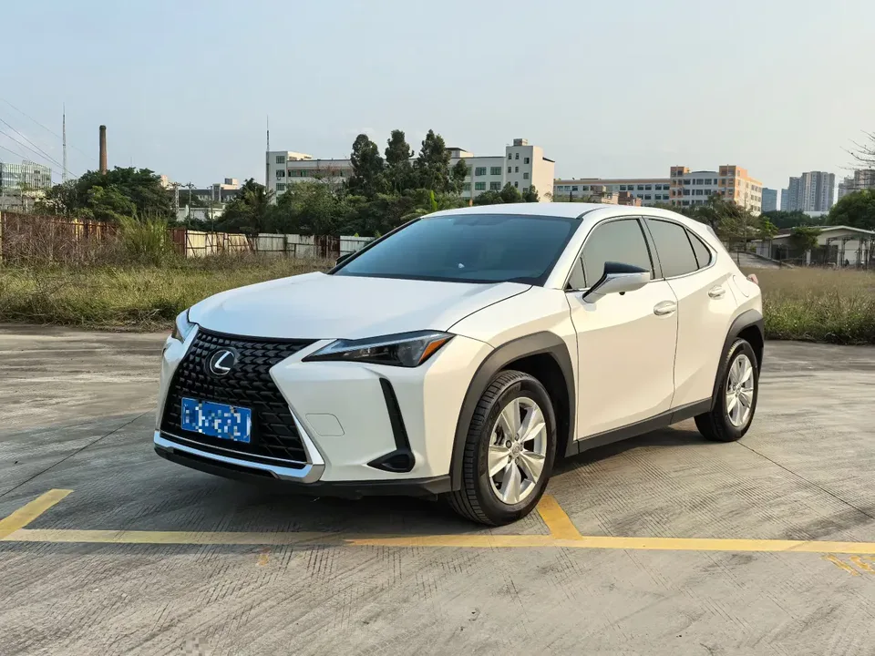 Lexus UX 2023