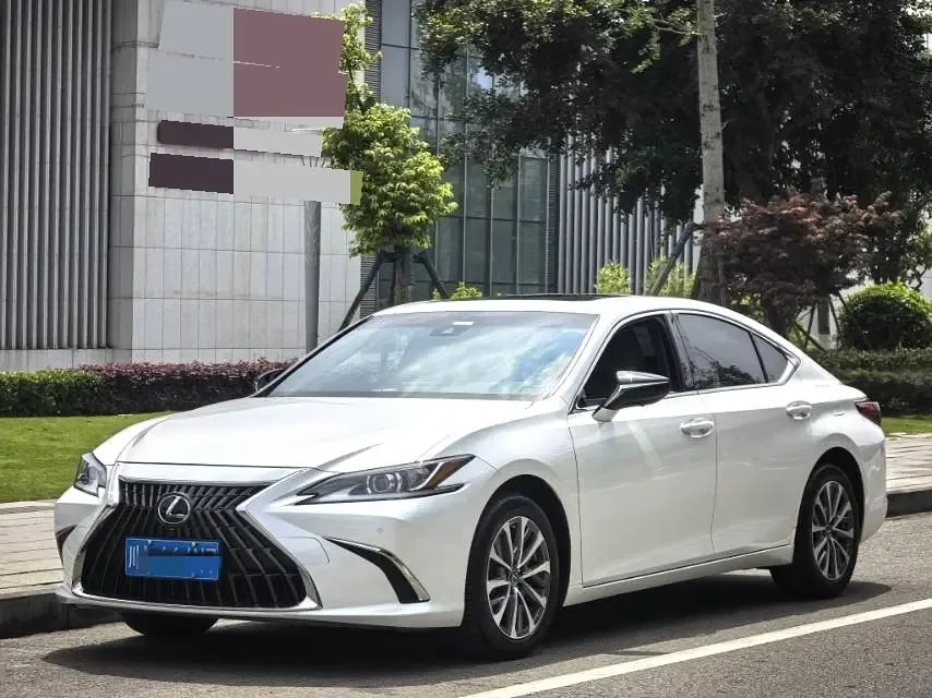 Lexus ES 2023