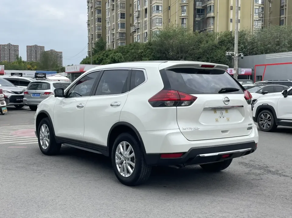 Nissan X-Trail Qijun 2022 X-Trail 2022 facelift 2.0L 2WD Intelligent Link Premium Edition 2023 — thumbnail 2