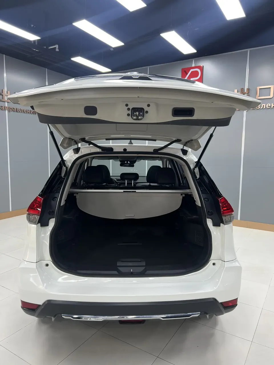 Nissan X-Trail Qijun 2022 2.0L 2WD Smart Link Premium Edition 2022 — thumbnail 4