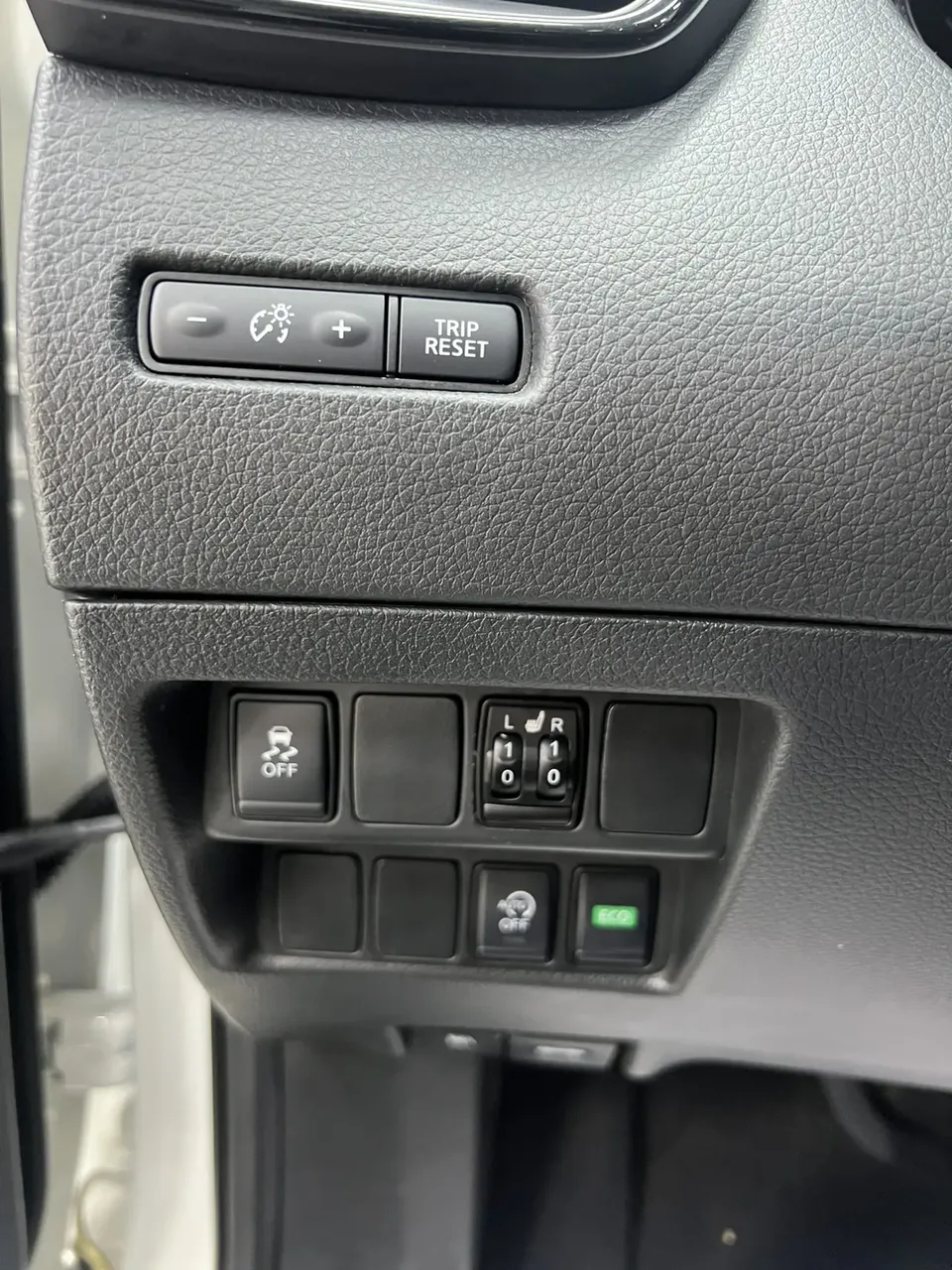 Nissan X-Trail Qijun 2022 2.0L 2WD Smart Link Premium Edition 2022 — thumbnail 5