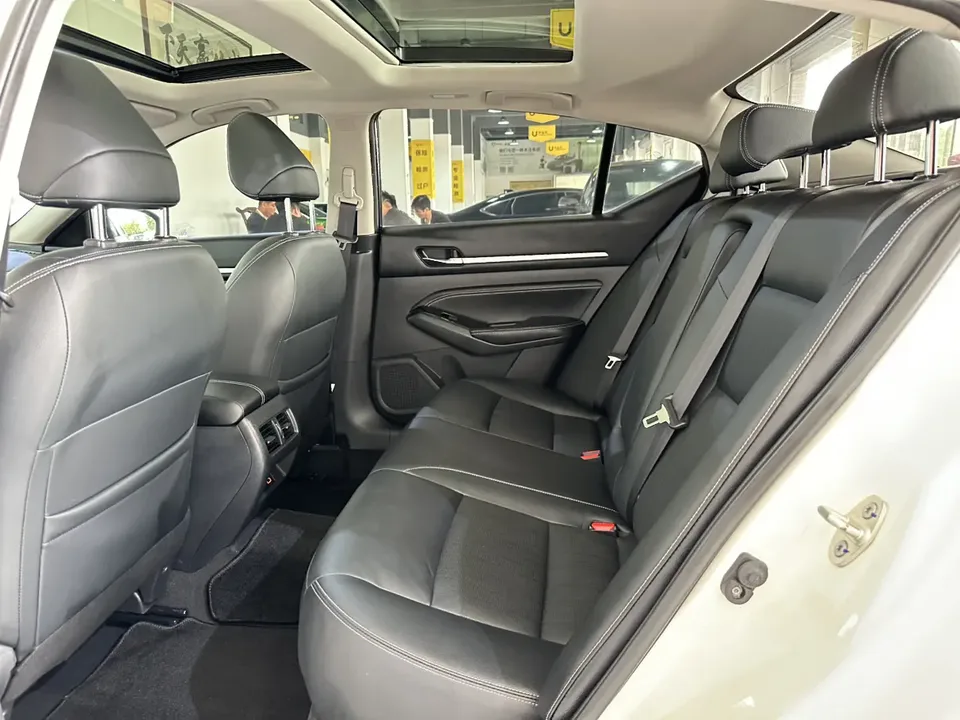 Nissan Altima Teana 2020 facelift 2.0L XL comfort version 2022 — thumbnail 4