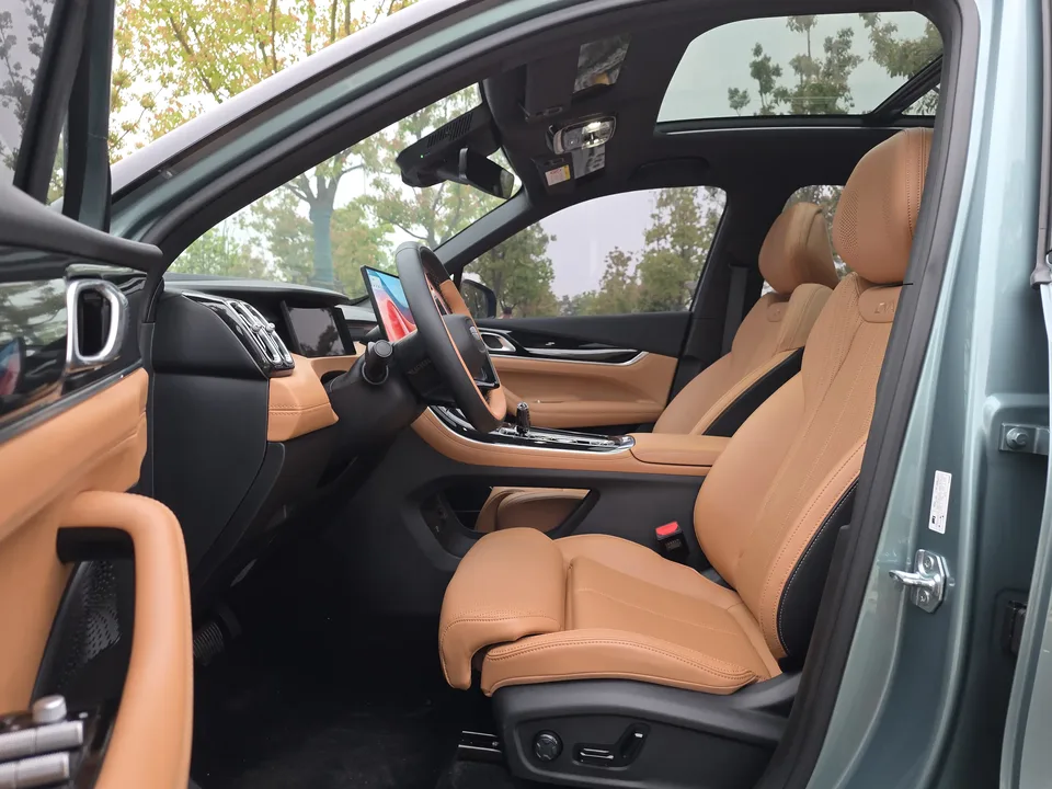 Geely Atlas L fourth generation 1.5TD DCT Jinxiu 2025 — миниатюра 4