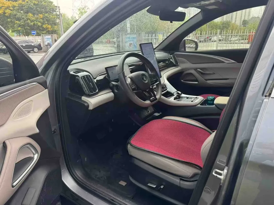 BYD Song Pro DM DM-i Honor Edition 110km Surpassing Edition 2024 — миниатюра 3