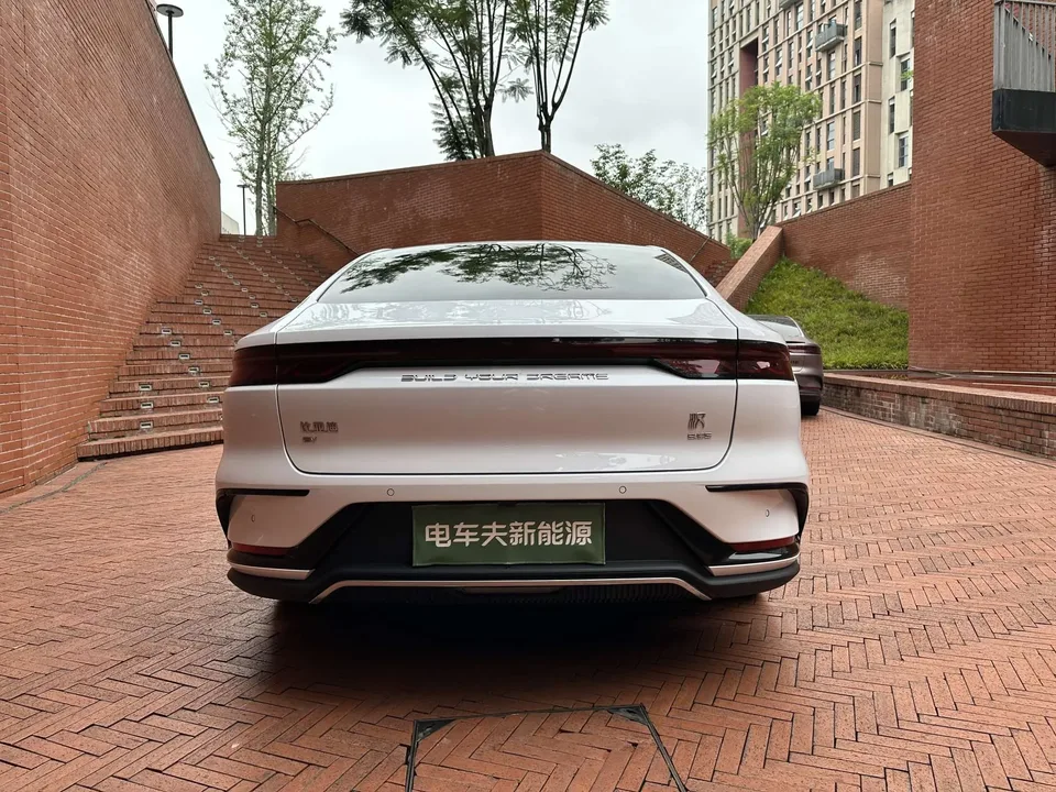 BYD Han EV Champion Edition 605KM Premium 2023 — миниатюра 2