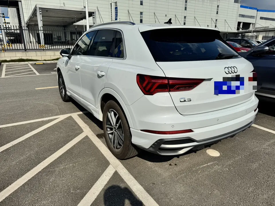 Audi Q3 Audi Q3 2023 35 TFSI aggressive and dynamic model 2023 — миниатюра 4