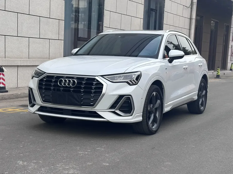 Audi Q3 Audi Q3 2022 35 TFSI Fashionable and Dynamic 2022 — фото 1, купить с доставкой в Москву
