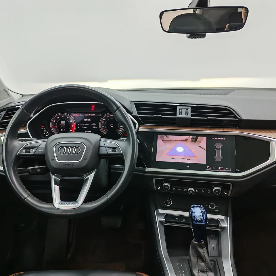 Audi Q3 Audi Q3 2022 35 TFSI Fashionable and Elegant 2022 — миниатюра 3