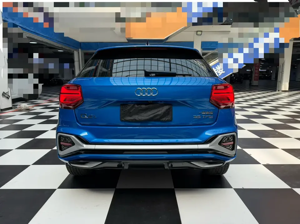 Audi Q2L Audi Q2L 2022 35 TFSI aggressive and dynamic model 2023 — миниатюра 2