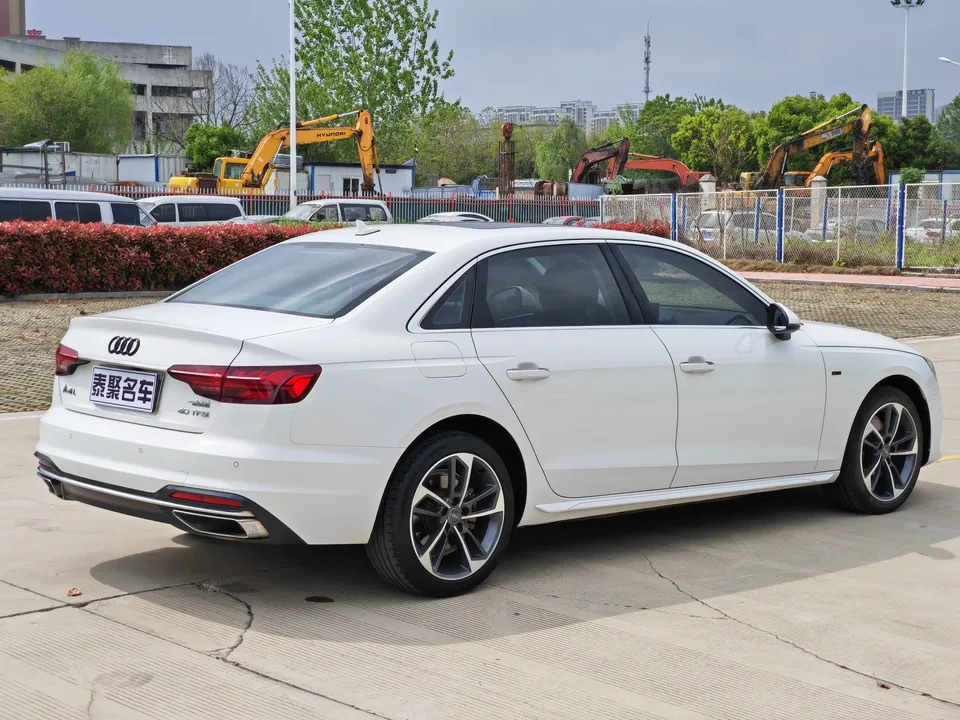 Audi a4 l Audi A4L 2022 40 TFSI Fashionable and Elegant 2022 — миниатюра 2