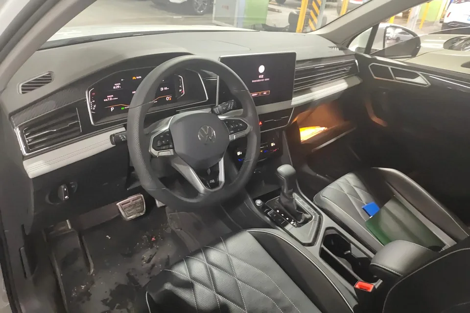 Volkswagen Tiguan L Tiguan L 2024 Tiguan L 2024 330TSI 2WD R-Line Enjoy Edition 2024 — thumbnail 5