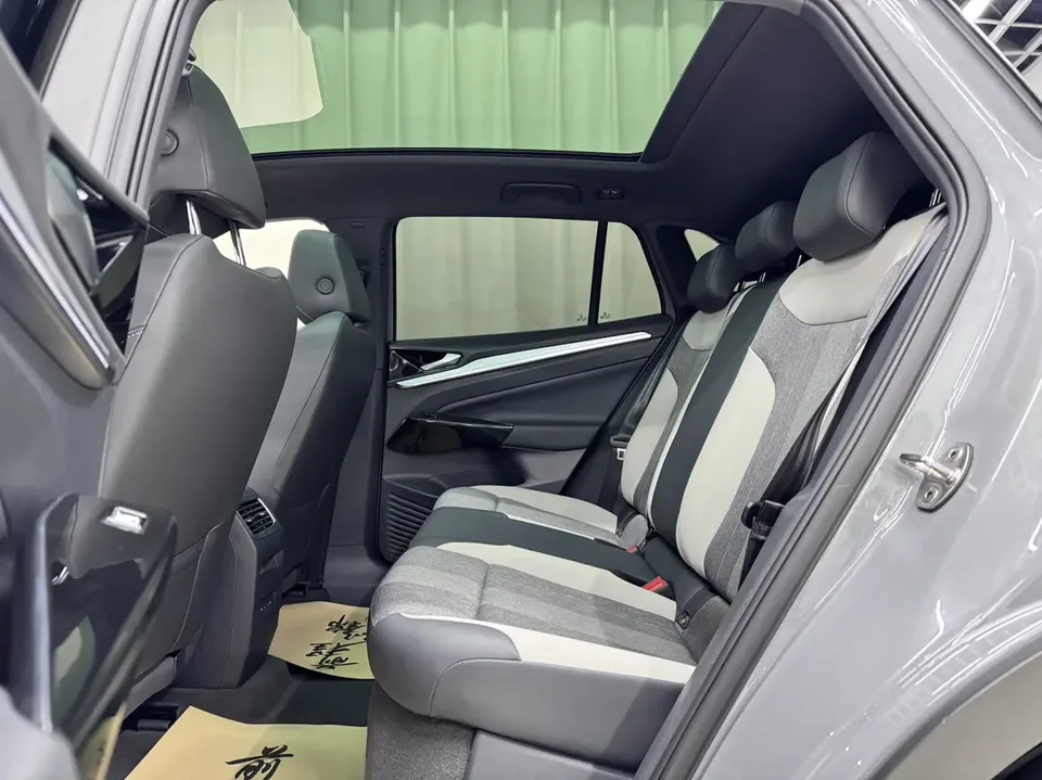 Volkswagen ID.4 Crozz Standard Range PURE 2WD Edition 2022 — миниатюра 3