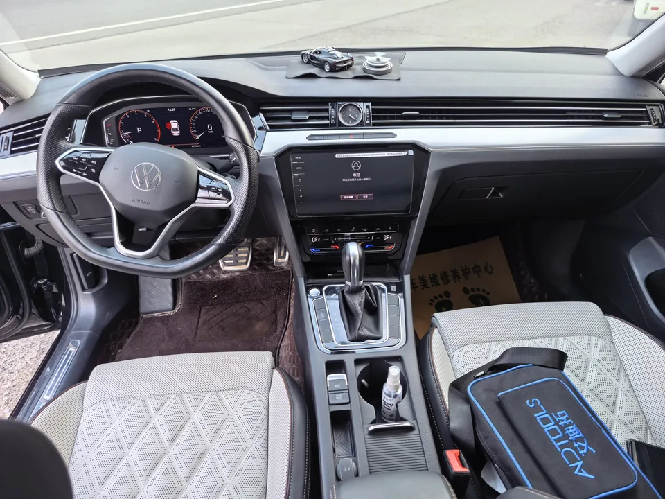 Volkswagen Magotan 2 million units public enjoyment model 330TSI DSG luxury model 2024 — миниатюра 5