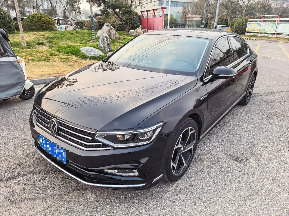 Volkswagen Magotan 2024
