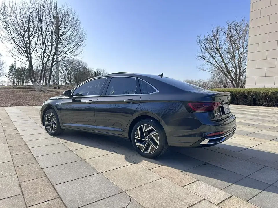 Volkswagen Sagitar 2023 Sagitar 280TSI DSG Beyond Edition 2023 — миниатюра 4